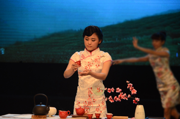 “浙茶集團(tuán)杯”首屆浙江茶藝邀請(qǐng)賽圓滿(mǎn)結(jié)束  公司選送節(jié)目獲得大賽銀獎(jiǎng)